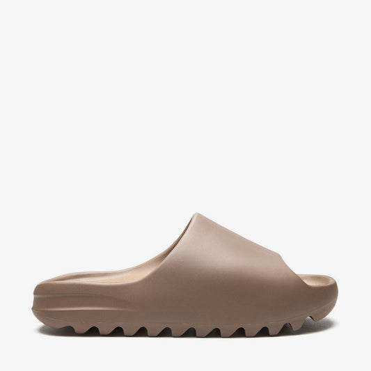 Yeezy Slide “Core”